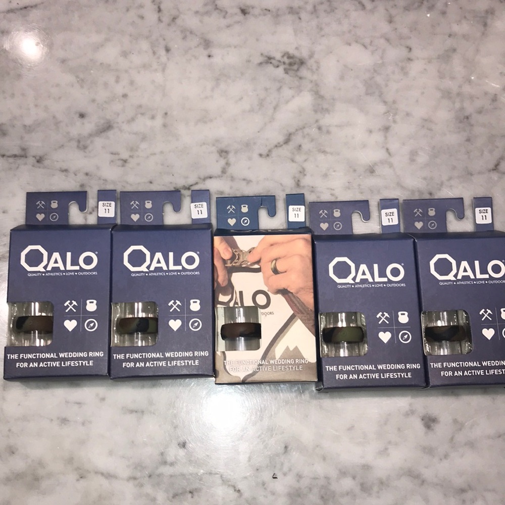 NEW- Men’s QALO silicone wedding band! ❤️❤️❤️❤️🙌